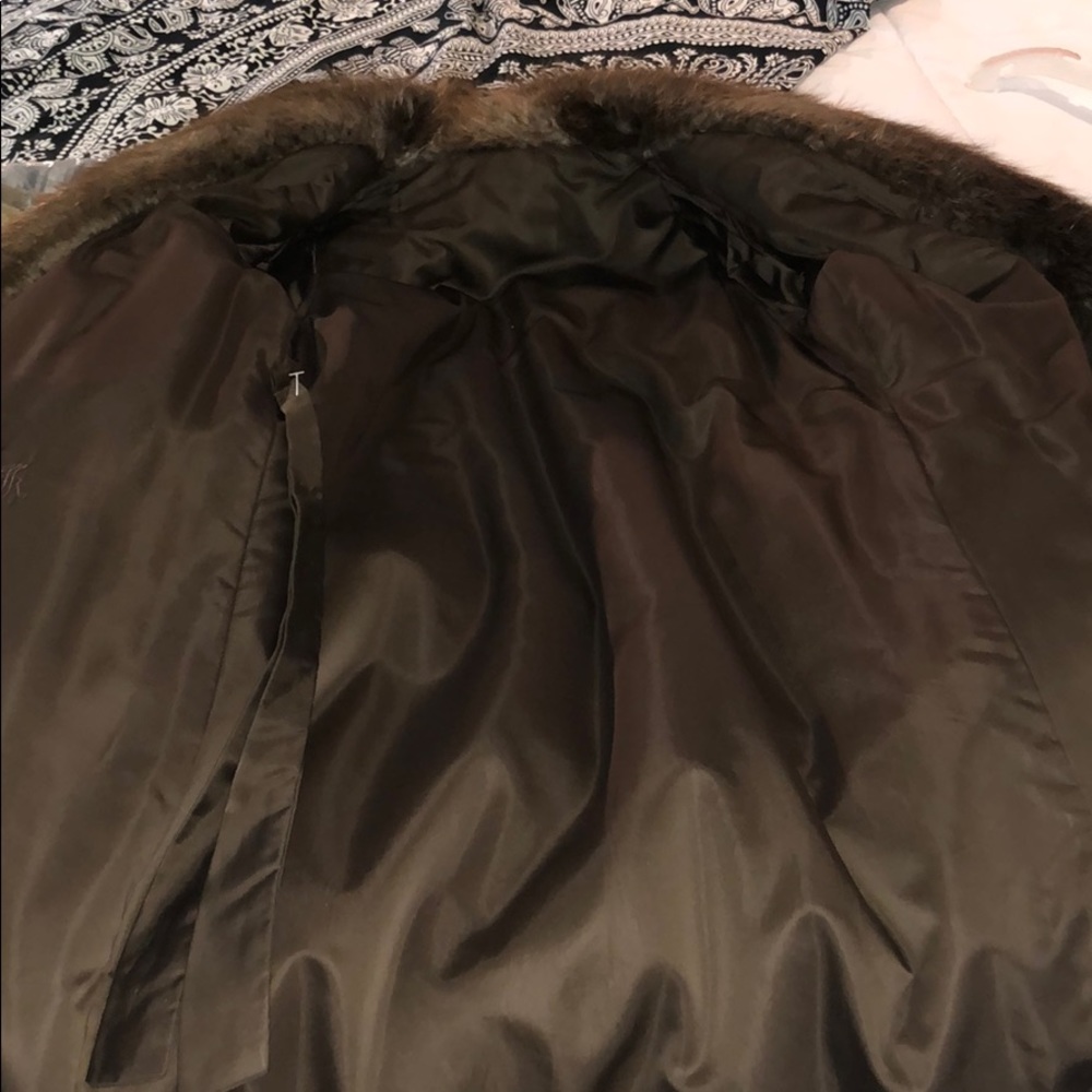AUTHENTIC BEAVER FUR COAT MAKE AN OFFER💗 - Picture 7 of 8